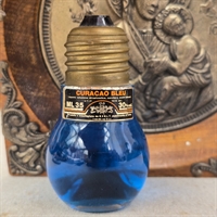 elpaereformet-flaske-med-Curacao-bleu-30-procent-vintage
